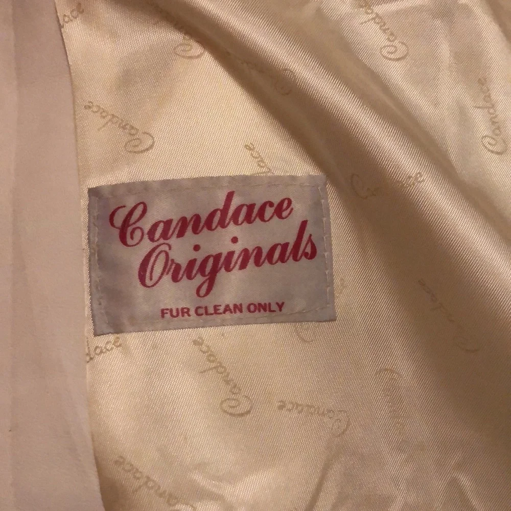 Vintage faux fur ribbed jacket. So glam on!! No rips in the lining - Picture 4 of 8